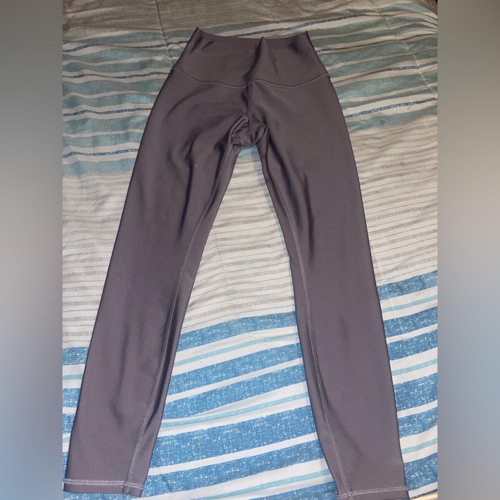 Alo yoga size S purple
